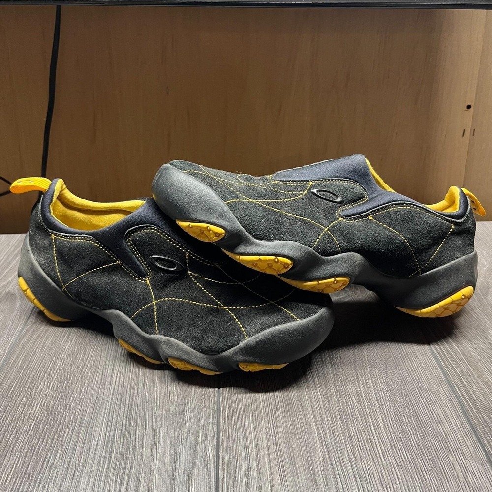 Oakley Bottlecap Flesh Black/Yellow Slip-On Suede Hiking Walking Shoes Size 11‎